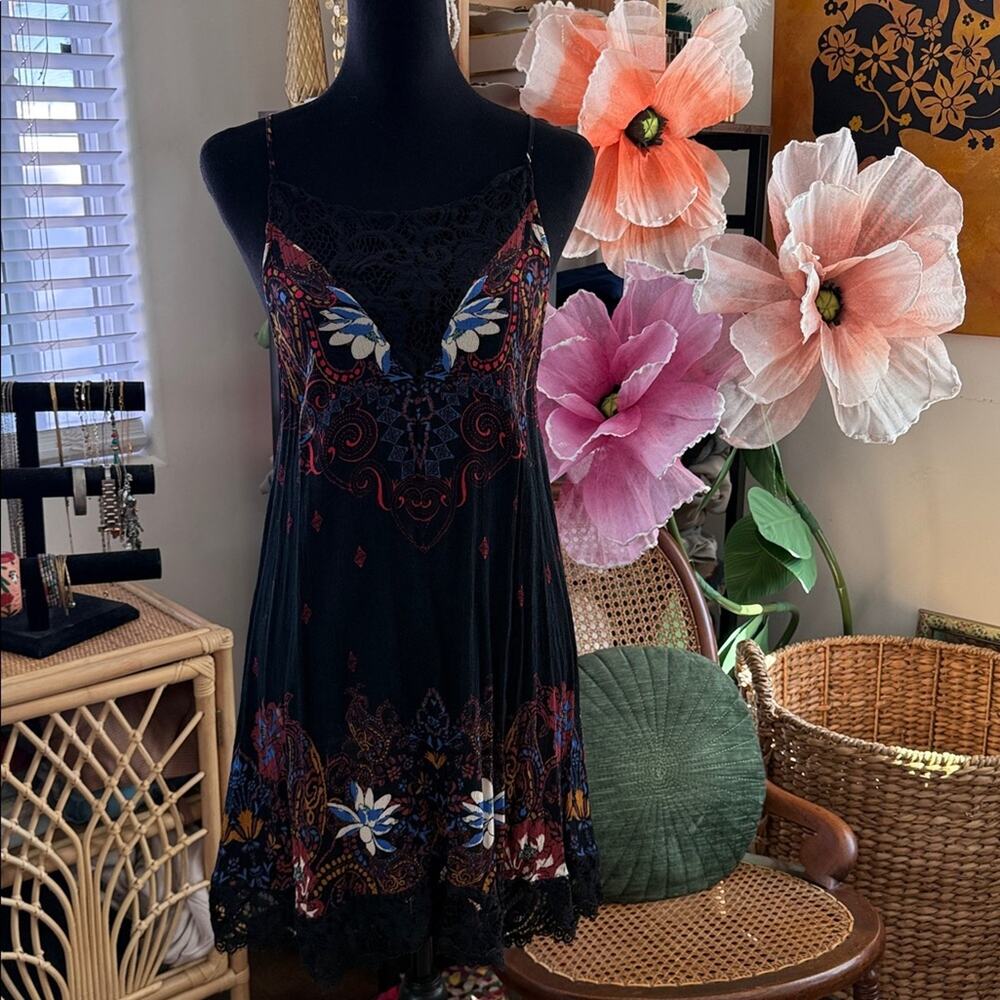 Free People Intimately Who’s Sorry Now Black Floral Lace Boho Mini Slip Dress